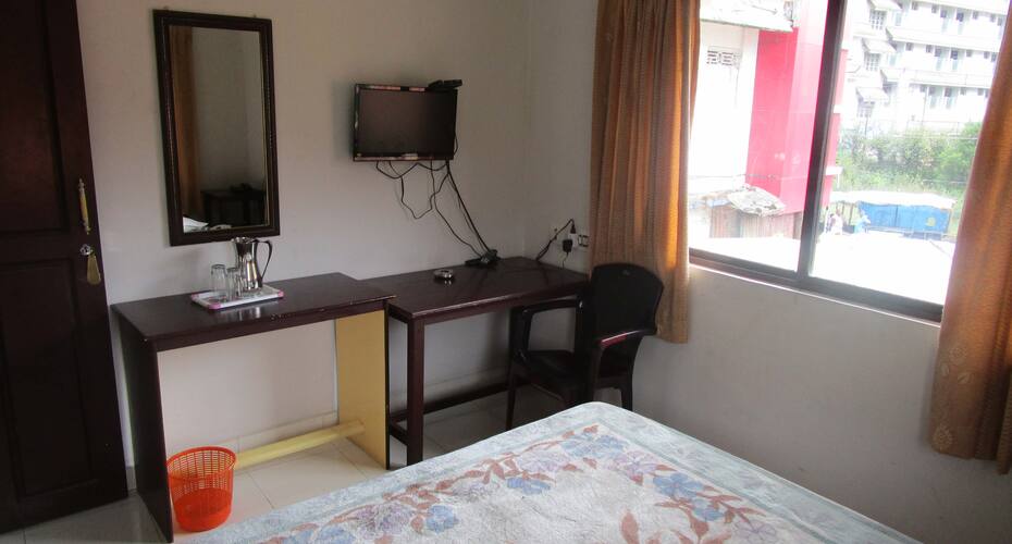 Mahalakshmi Tourist Home, Munnar 5